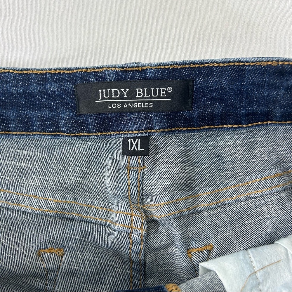 Judy Blue Camo Patch Dark Wash Denim‎ Shorts Stretch Distressed Women’s 1X EUC - Picture 10 of 13